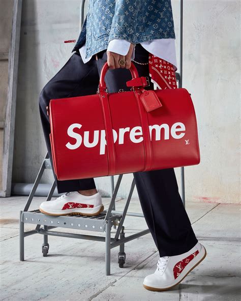 borsa louis vuitton x supreme|supreme x louis vuitton.